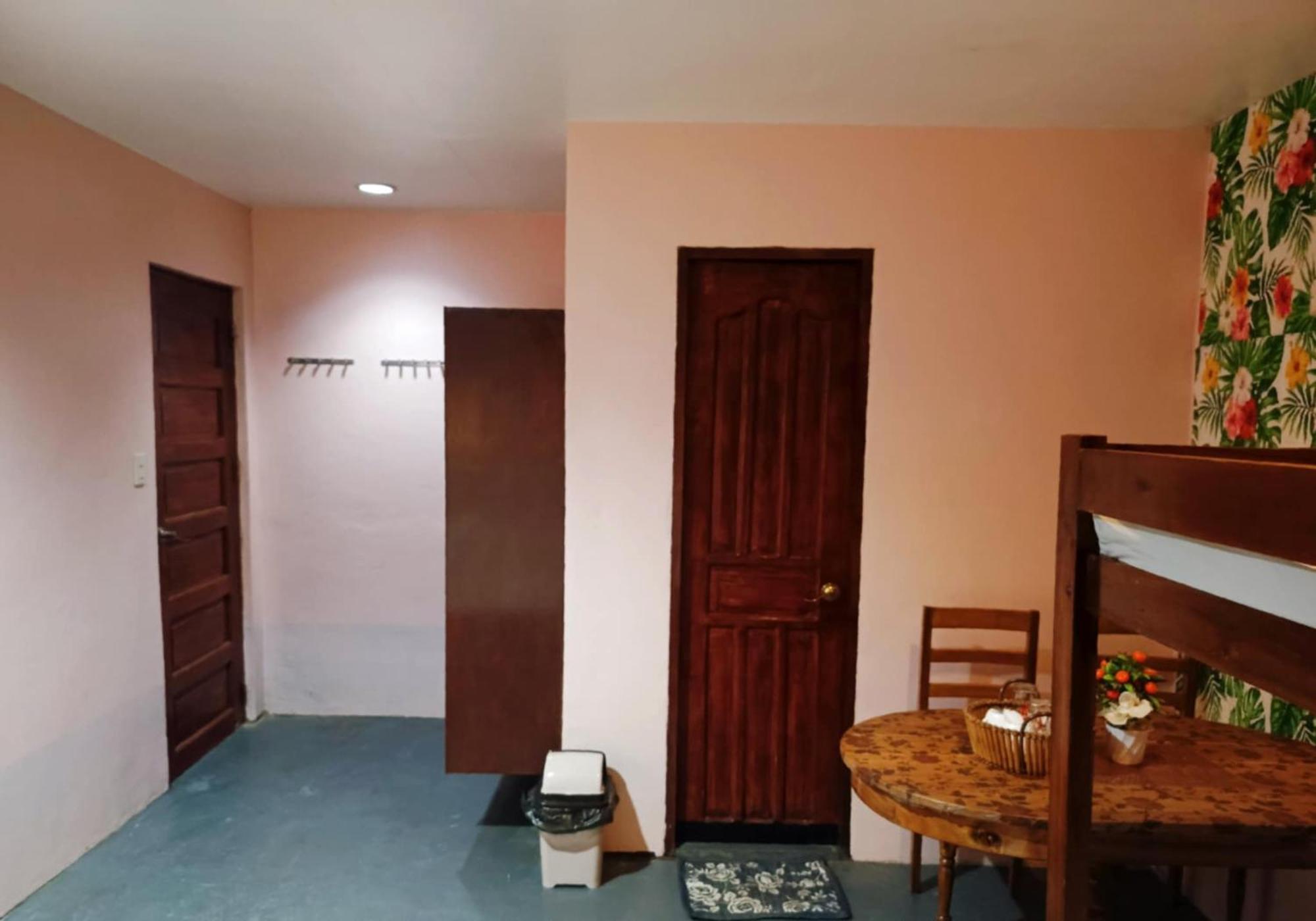 C Djacob Haven And Tourist Inn 爱妮岛 外观 照片
