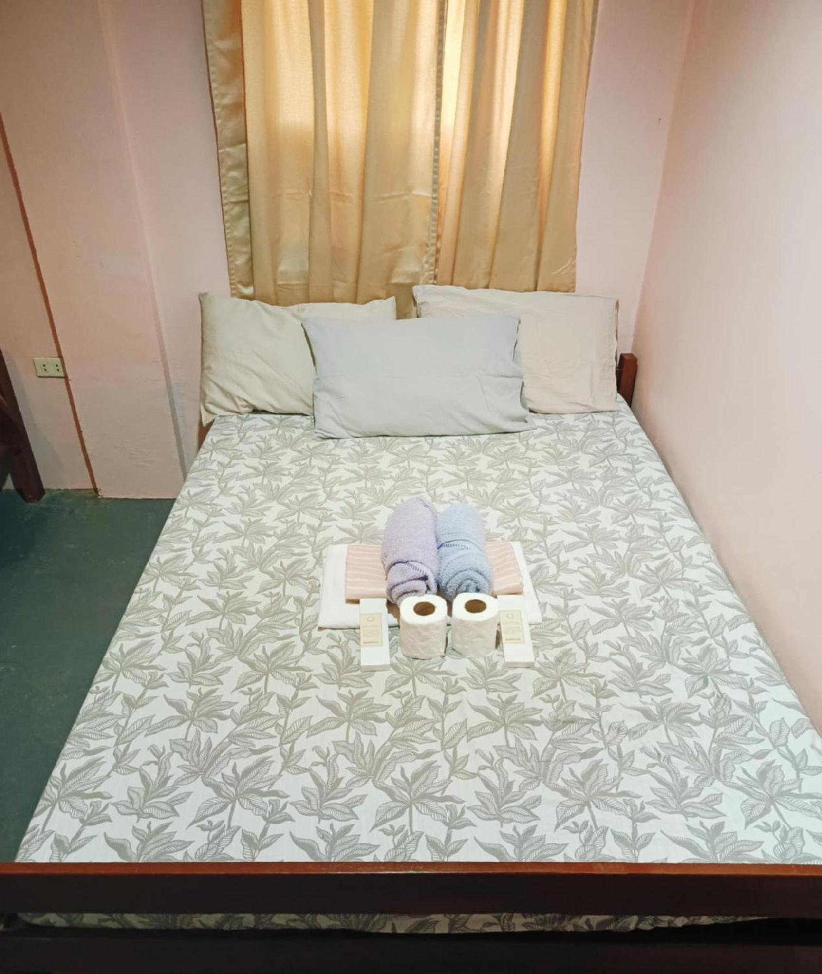 C Djacob Haven And Tourist Inn 爱妮岛 外观 照片
