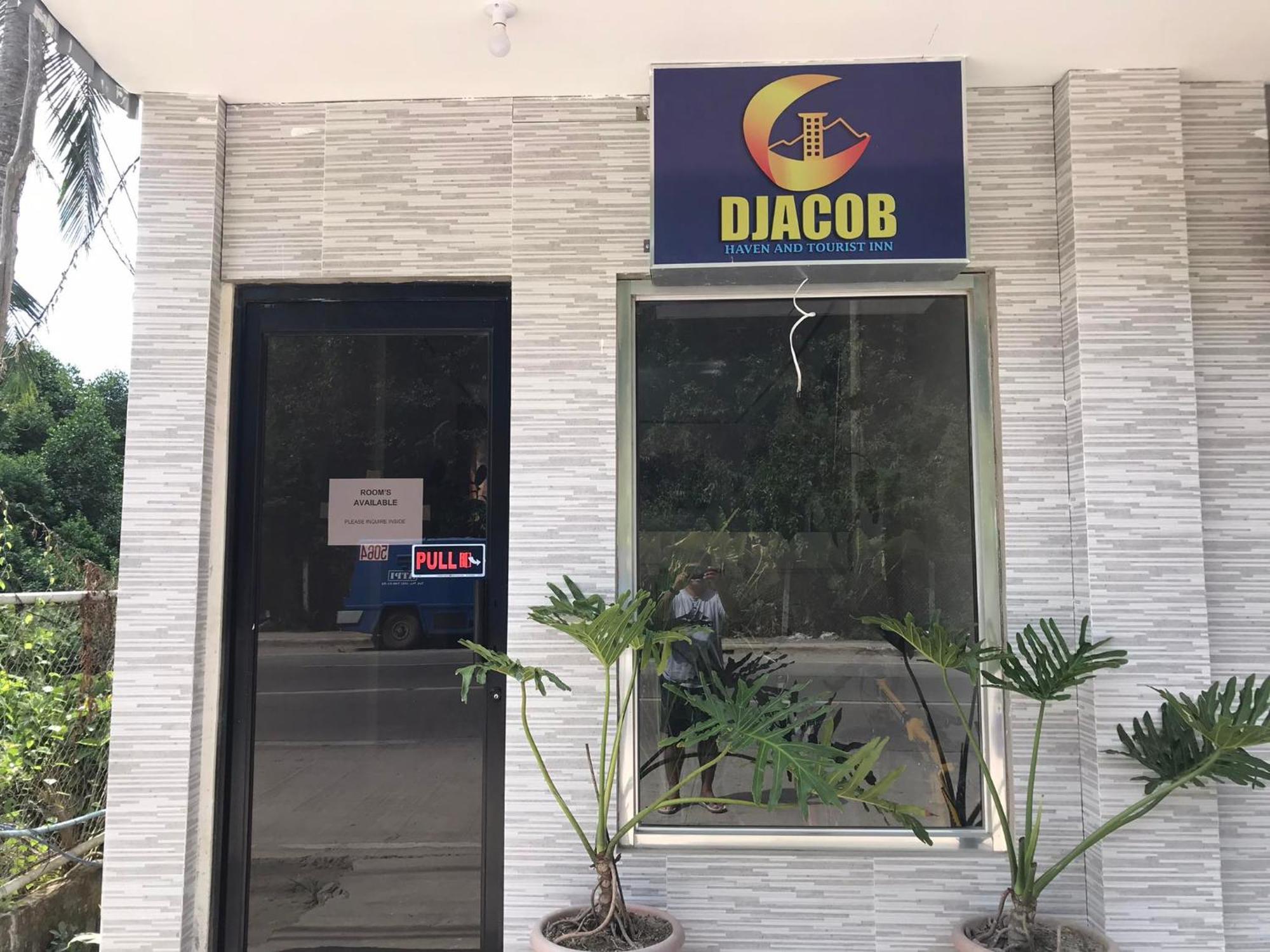 C Djacob Haven And Tourist Inn 爱妮岛 外观 照片
